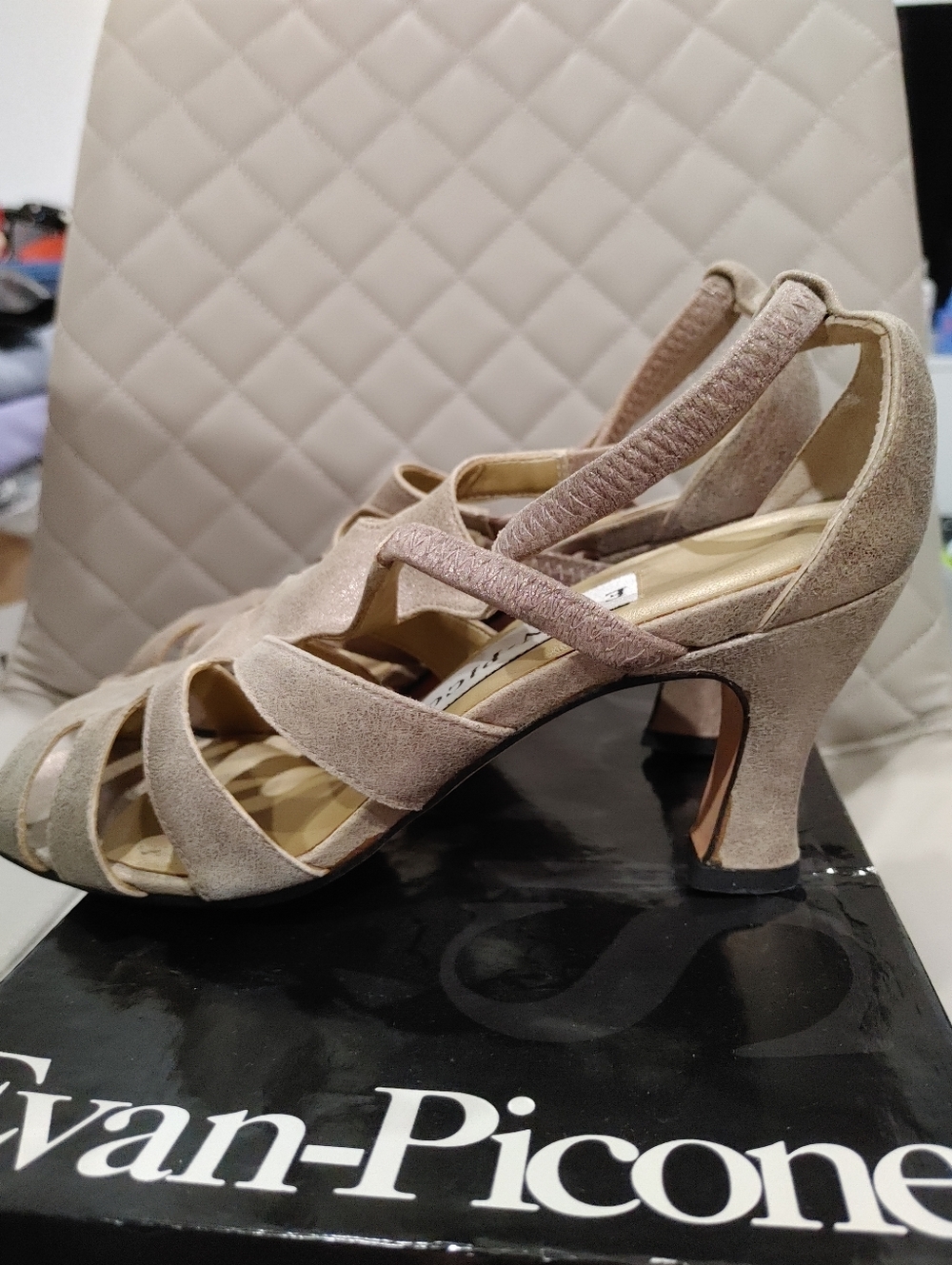 🧡BRAND NEW EVAN PICONE WOMENS PUMPS SIZE U.S. SIZE 6 REG. $145